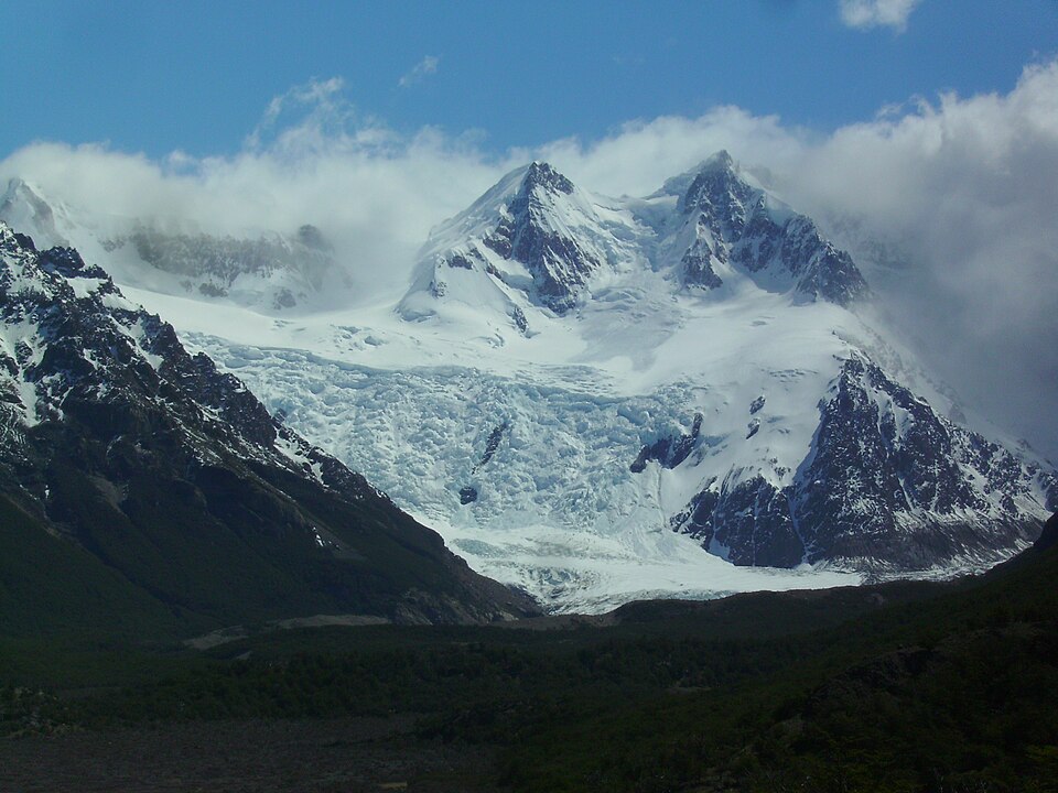 Una enorme masa de hielo que se recuerda en el Día Nacional de los Glaciares.