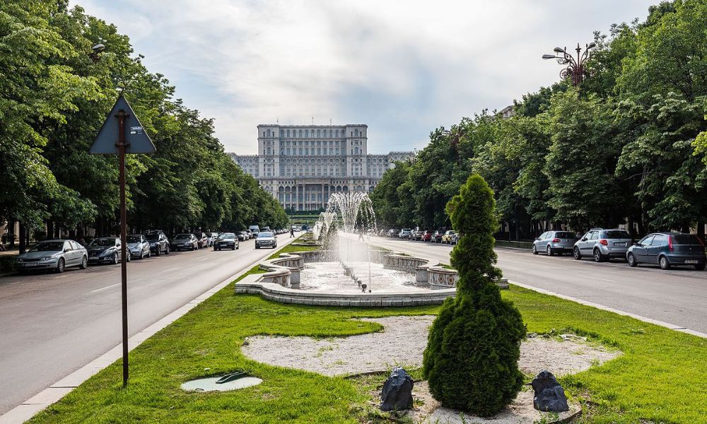 El Palacio del Pueblo de Bucarest se ve desde el espacio exterior.