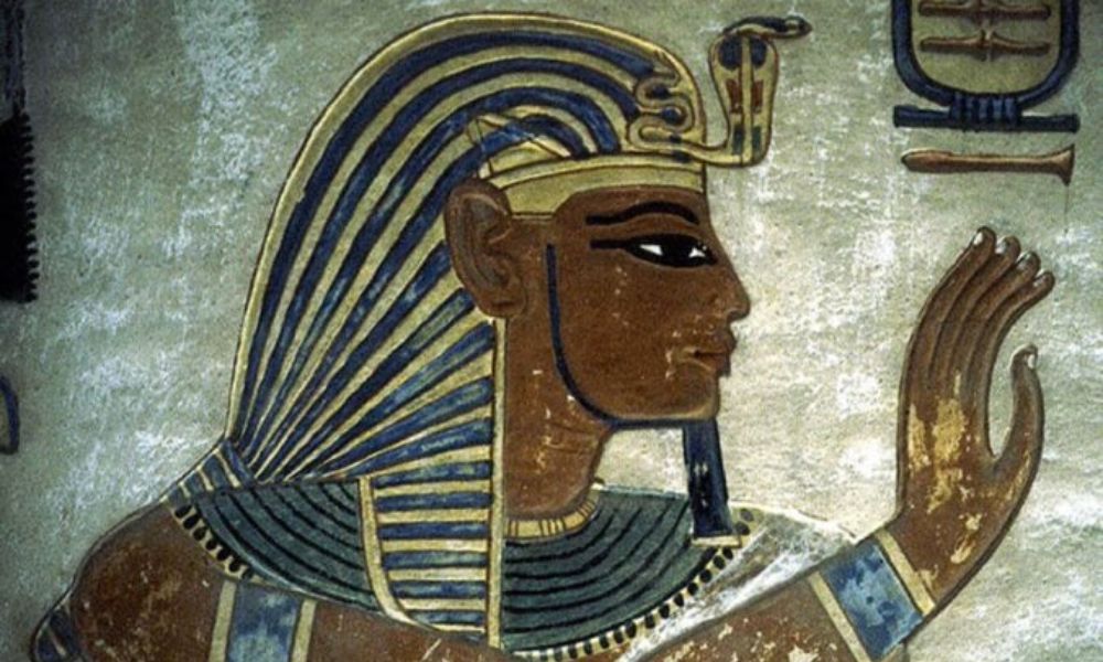 El faraón Ramsés III, sin enterarse de la primera huelga laboral. Fue en su Imperio Nuevo de Egipto.