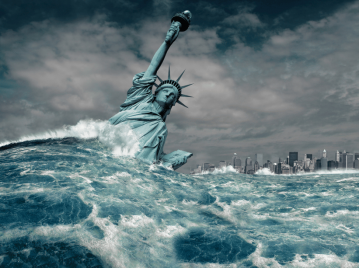 la estatua de la libertad en las costas de nueva york hundiendose en el mar
