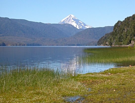 Quillén, un pequeño lago cordillerano que se esconde al oeste de Neuquén 
