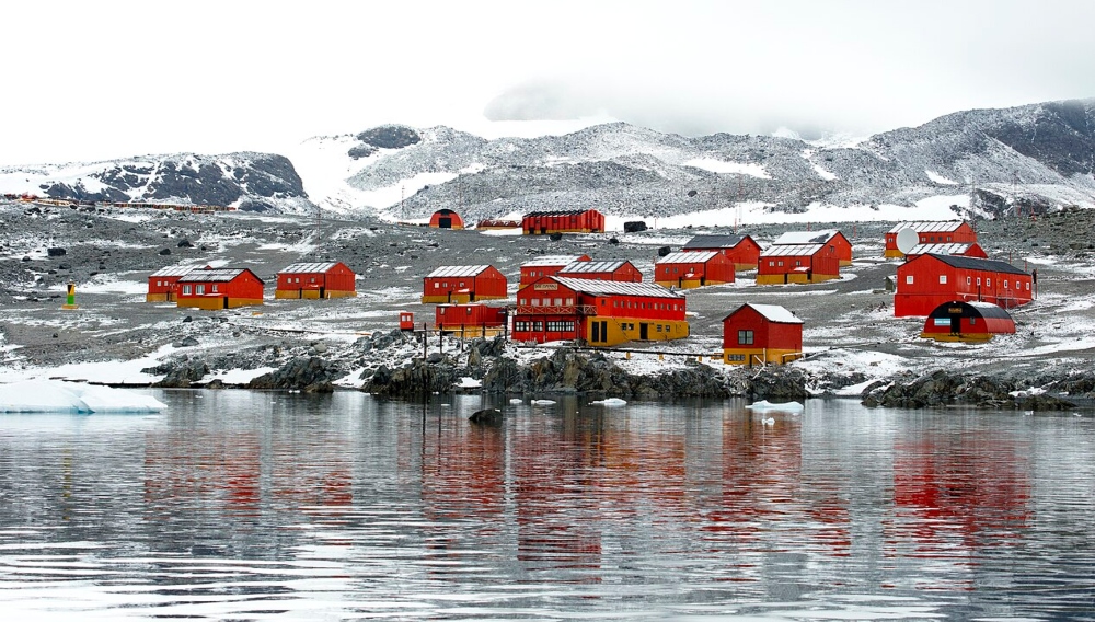 Base Esperanza, donde se encuentra la primera iglesia de la Antártida.