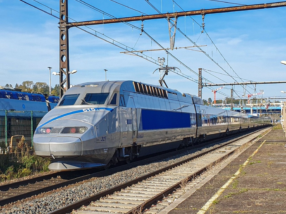 El TGV Atlantique 325 en circulación por Francia.
