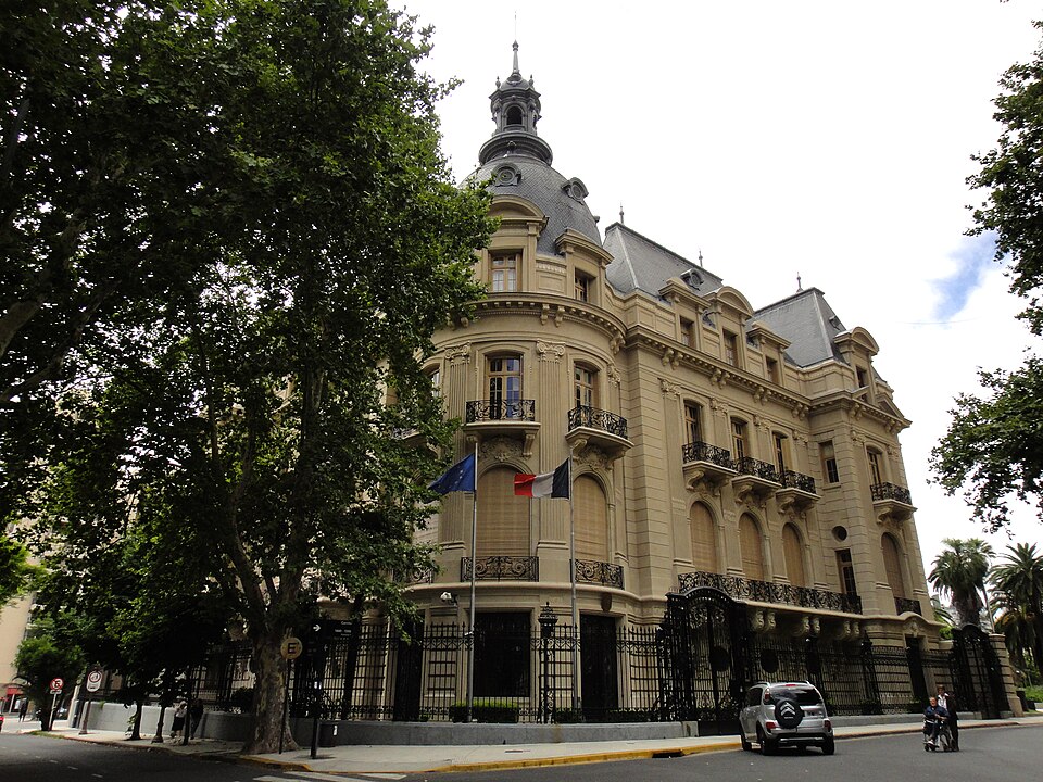 Edificio de la Embajada de Francia en Buenos Aires, que está relacionado con el Palacio Ortiz Basualdo Dorrego. 