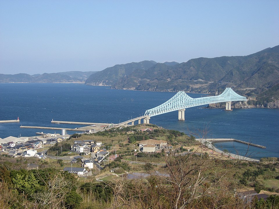 Vista panorámica del puente Ikitsuki.