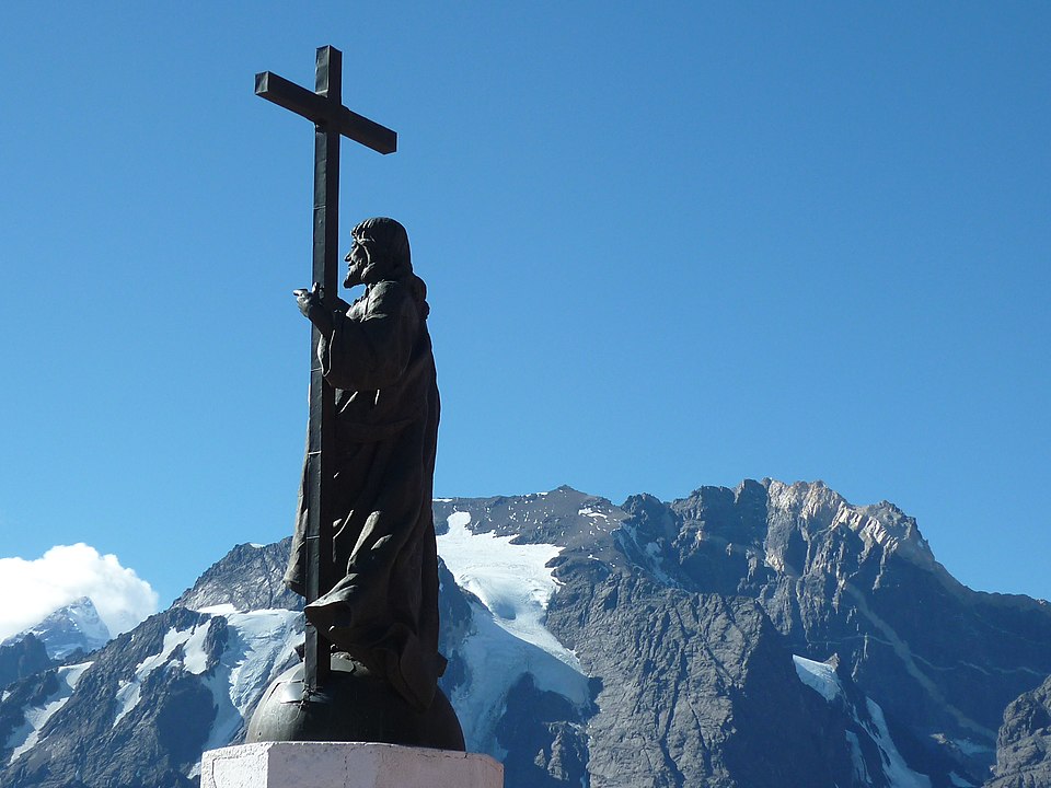 Vistas panorámicas desde el Cristo Redentor de los Andes.