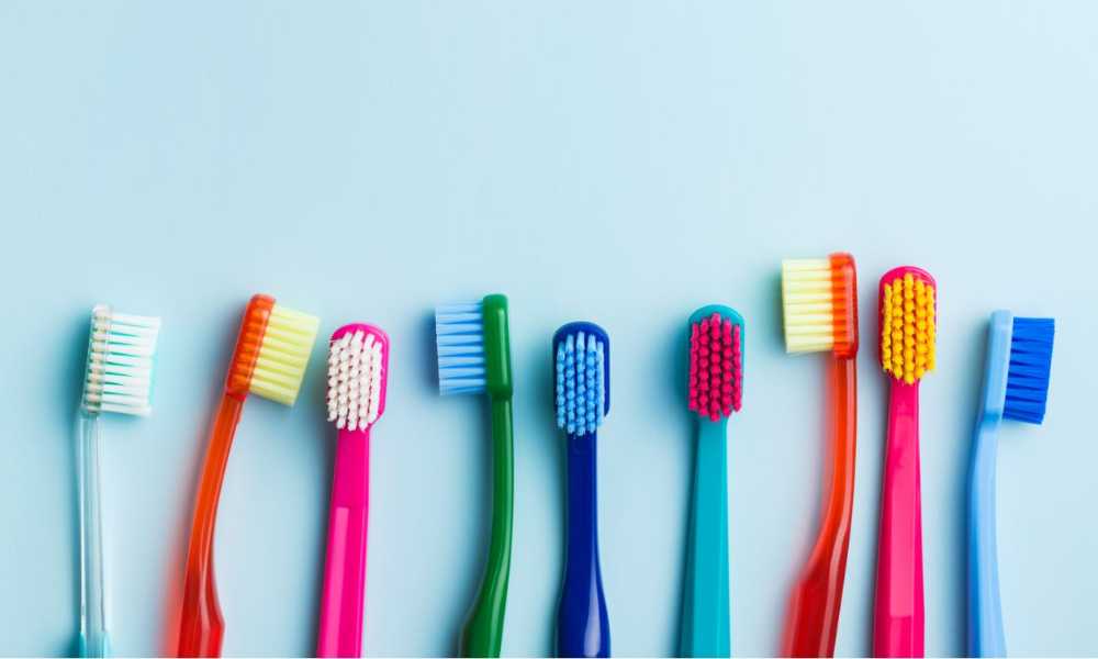 Cepillos de dientes - Primer producto hecho con nylon
