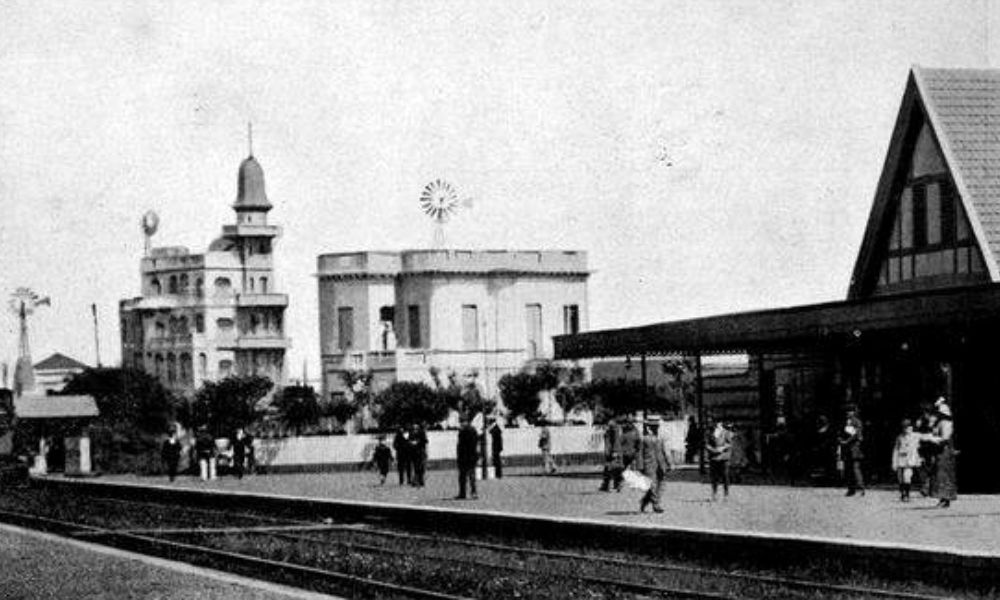 Vieja estación de tren de Villa del Parque - Castillo de Villa del Parque