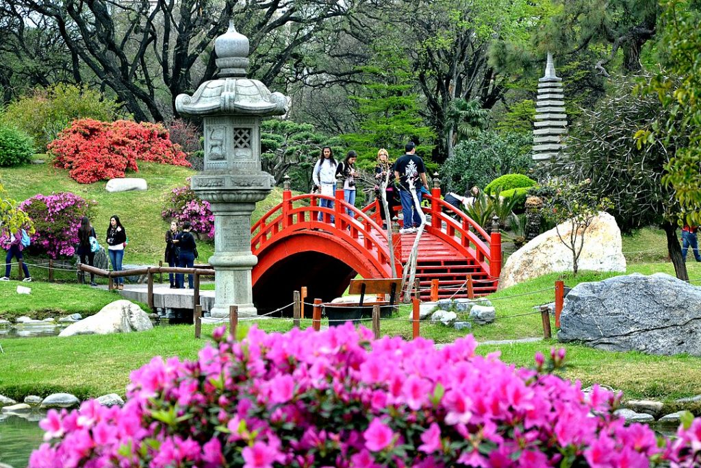 Jardín Japonés en el barrio más grande de la Ciudad de Buenos Aires. 