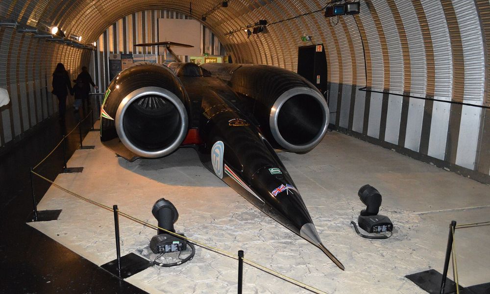 Thrust SSC, la máquina con la que se consiguió el récord de velocidad en tierra, en un museo. 
