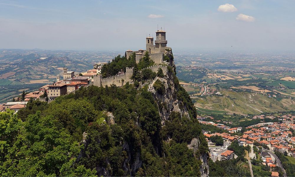 San Marino, uno de los países que no tienen terminales aéreas de aviones.