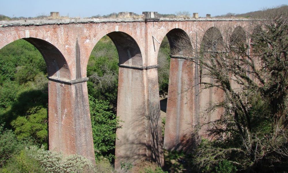 Detalles del Viaducto del Saladillo. 