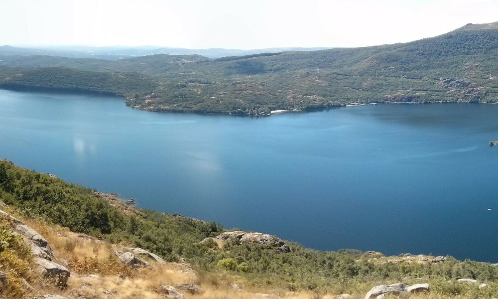 Vista panorámica del lago más grande de España. 