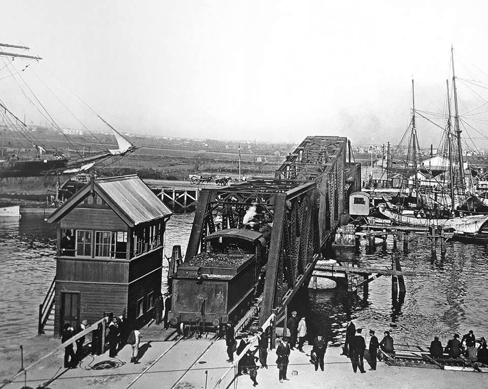 Foto antigua del puente Barraca Peña.