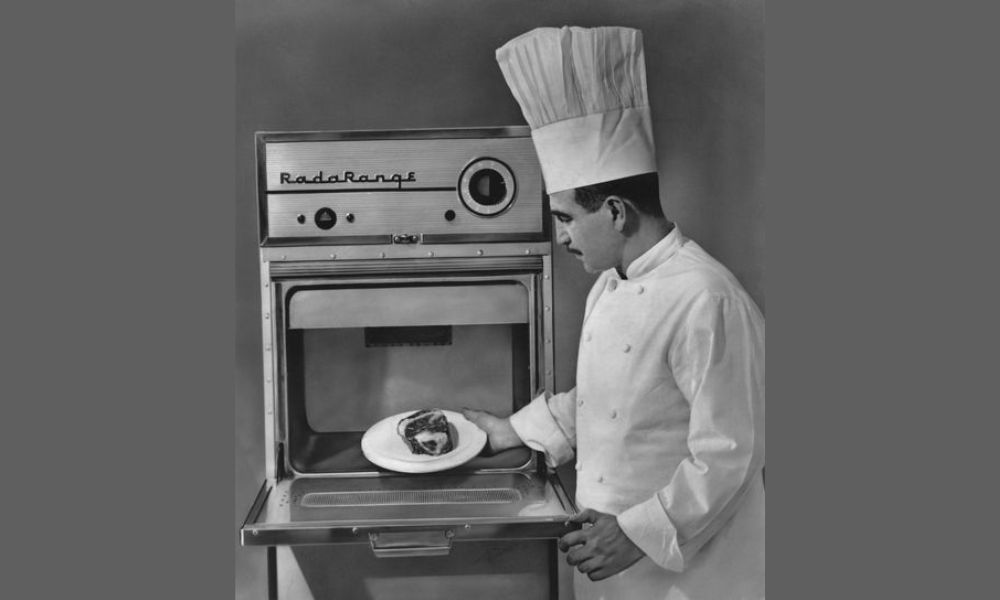 Primer horno microondas de uso doméstico