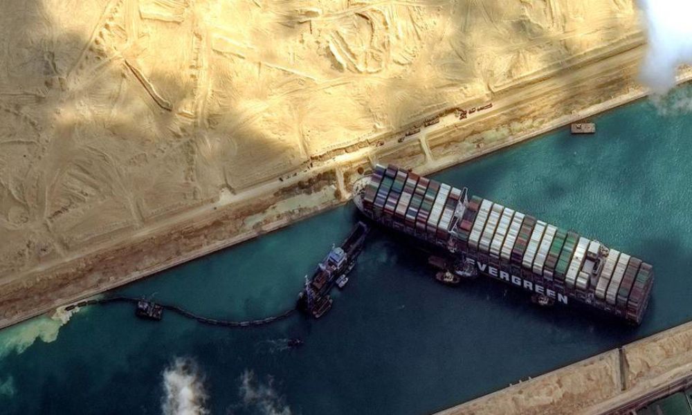 Canal de Suez - Barco encallado en 2021