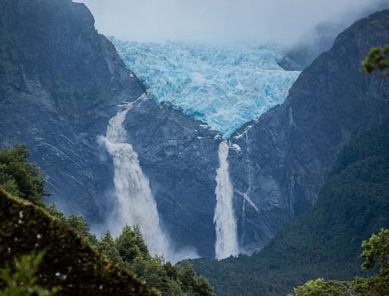 Ventisquero Colgante, la enorme pared de hielo de Chile