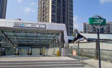 La estación de metro más profunda del mundo está en Chongqing, China.