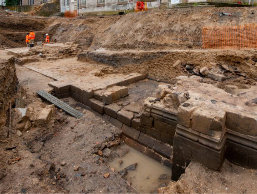 Castillo del siglo XIV encontrado en Francia - Arqueología