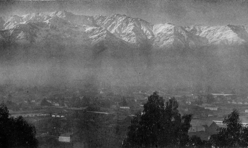 Cordillera de los Andes, 1921, blanco y negro.