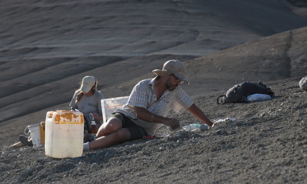 Paleontólogos durante el descubrimiento del Restos fósiles del Koleken inakayali