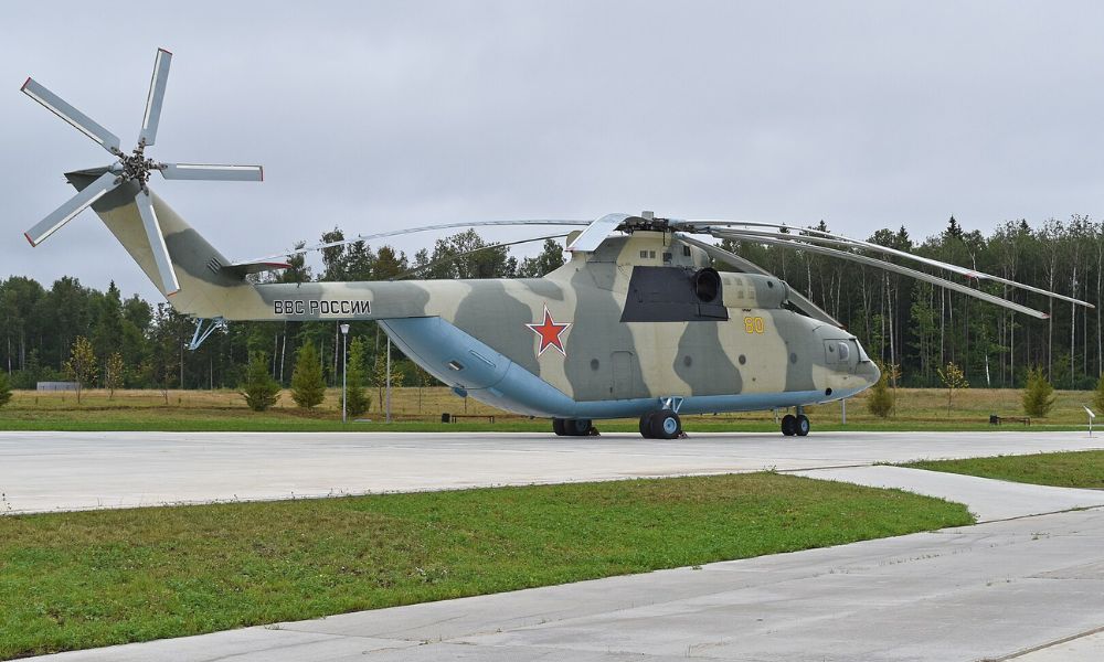 El helicóptero más grande del mundo en tierra.