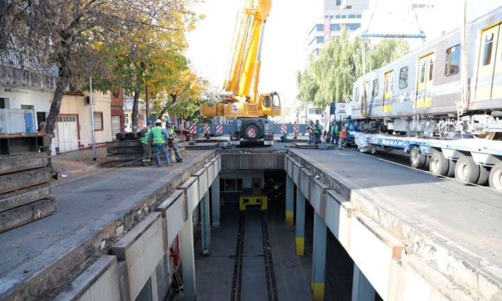 Ingreso de vagones en la línea H.