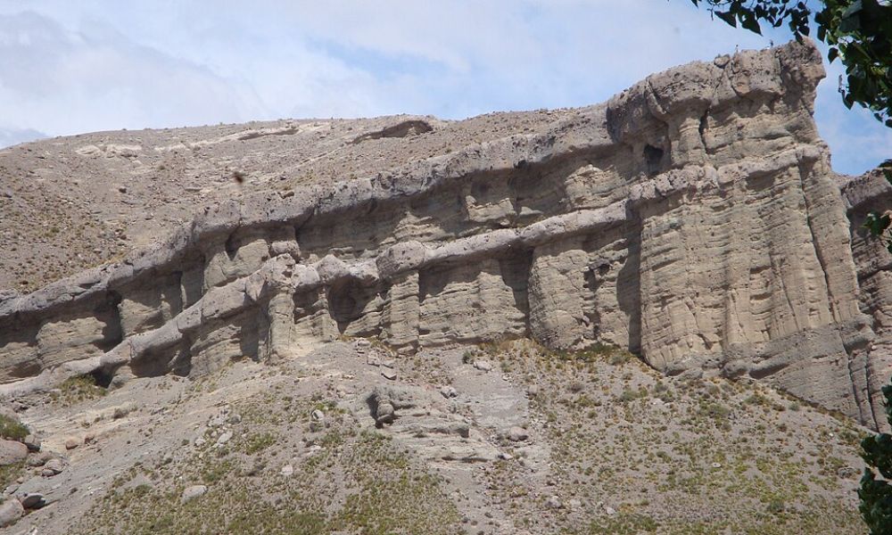 Detalles de las formaciones rocosas conocidas como los Castillos de Pincheira.