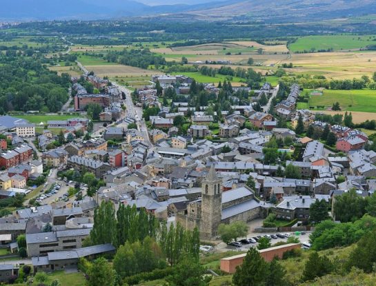 Llívia, el curioso pueblo de España que está totalmente rodeado por Francia 