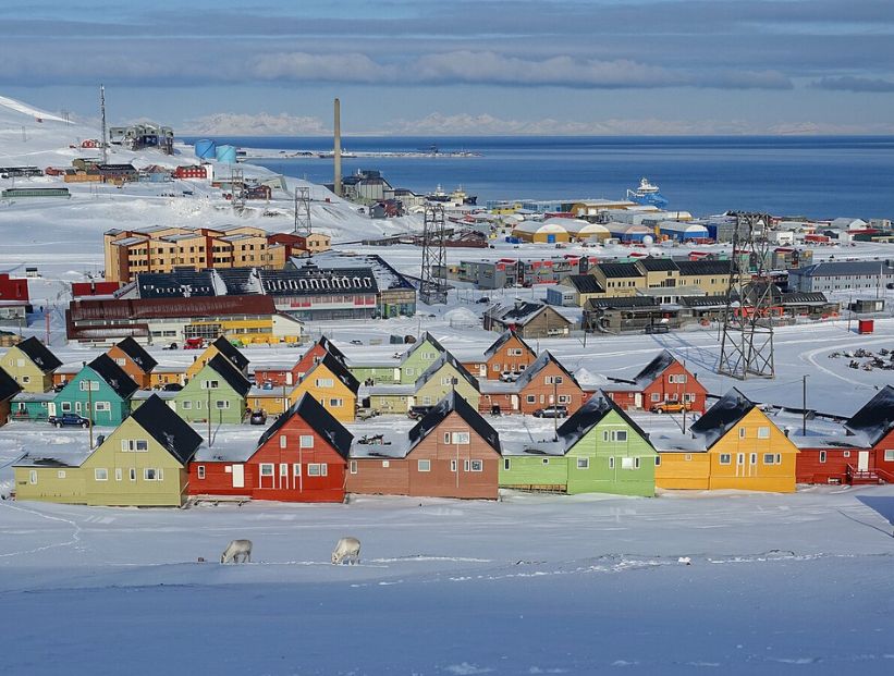 Longyearbyen, Noruega - único lugar del mundo en el que está prohibido morirse