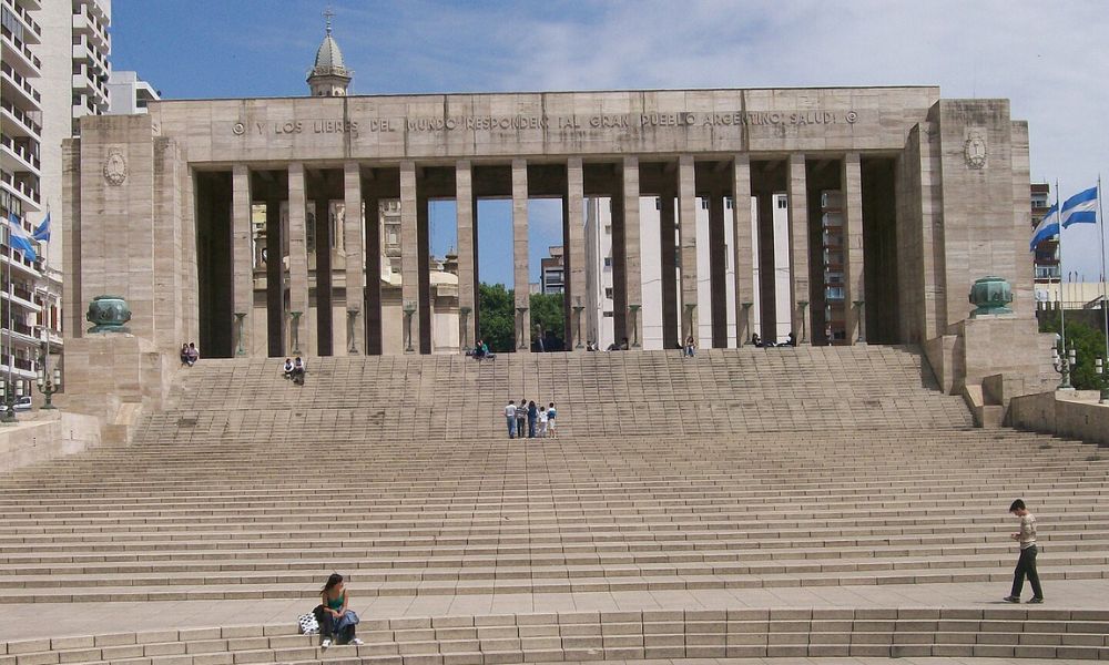 Patio Cívico del Monumento Histórico Nacional a la Bandera.