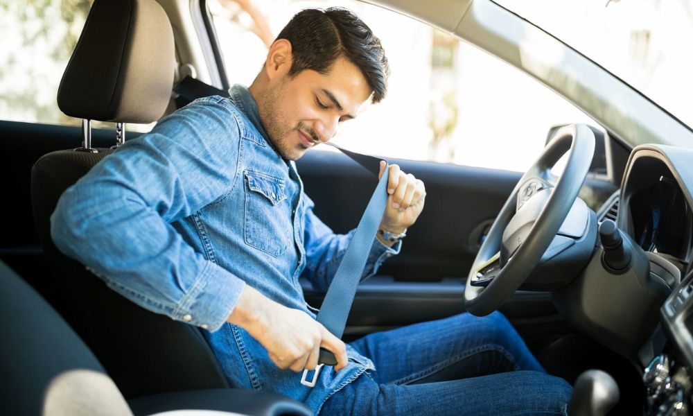 Cinturón de seguridad de los automóviles