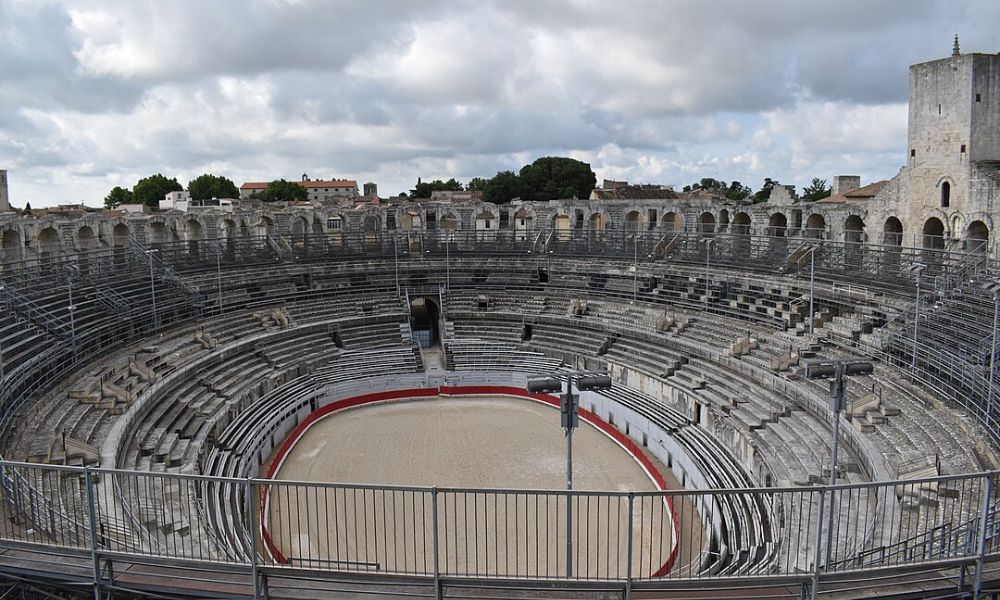 Arena actual del anfiteatro de Arlés.