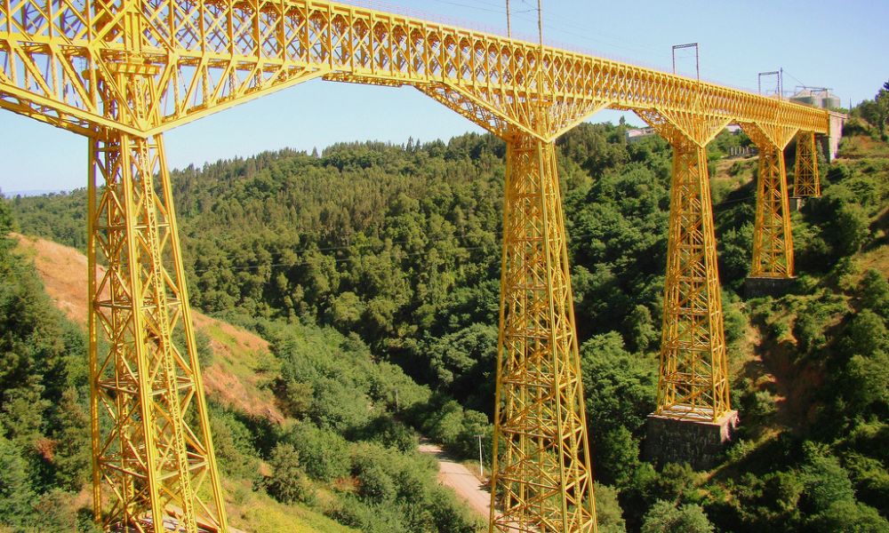 Estructura del cuarto puente ferroviario más alto de Chile. 