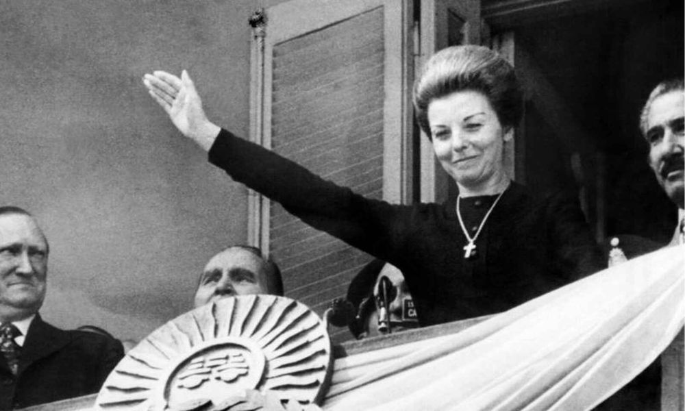 Primera mujer presidenta - María Estela Martínez de Perón
