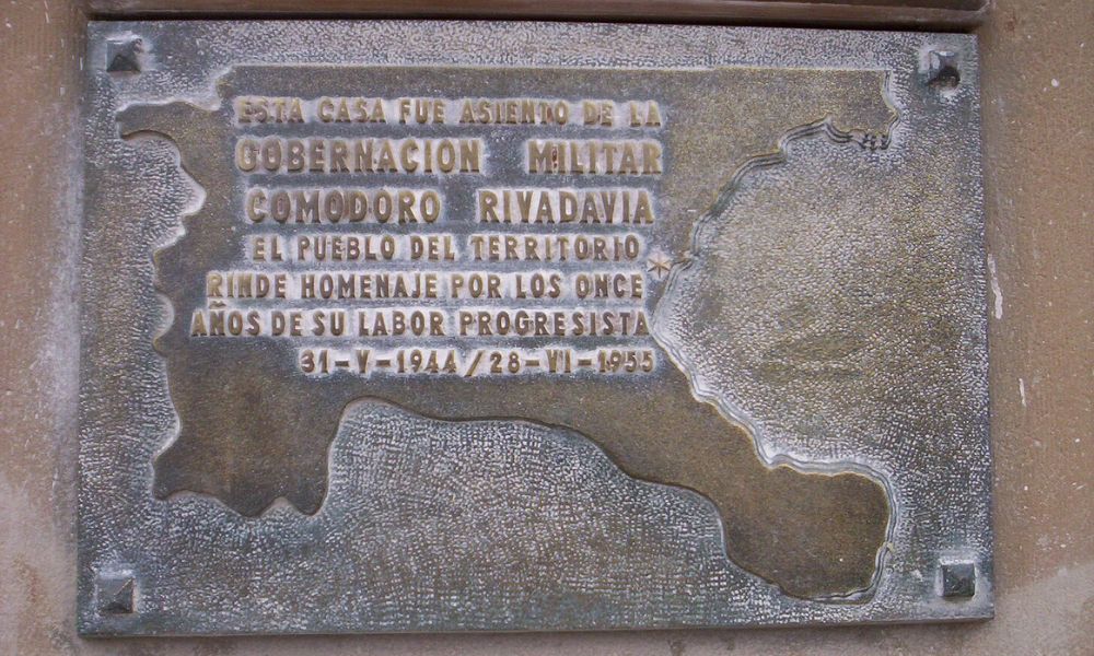 Placa de la ex Gobernación Militar de Comodoro Rivadavia