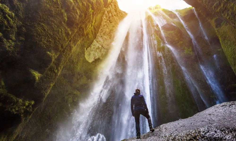 Gljúfrabúi, cascada hermana de Seljalandsfoss, en Islandia