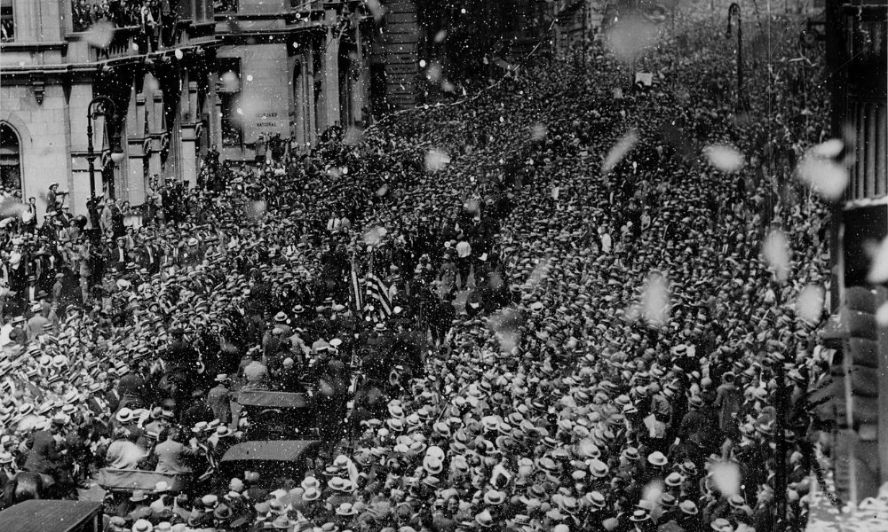 Multitud que recibe a Gertrude Ederle en Estados Unidos