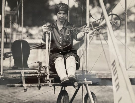 Ruth Law, la primera piloto en volar de noche