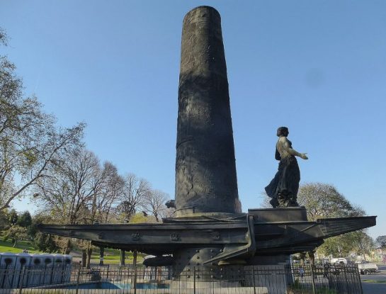 Cordialidad argentino-uruguaya: el gigantesco monumento que representa un regalo internacional