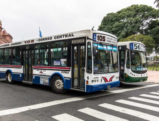 Colectivo, guagua, bondi: ¿cómo se le dice a este medio de transporte en distintos países de Latinoamérica?