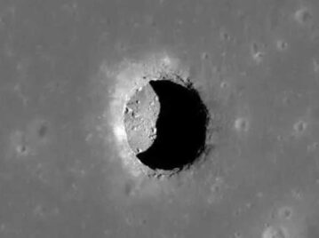 Cueva en la Luna