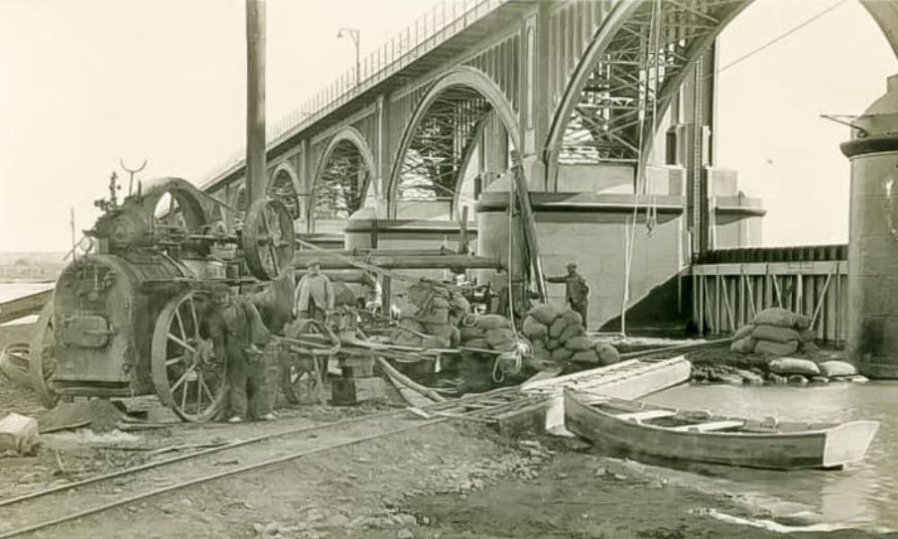 Dique Ballester durante su construcción.