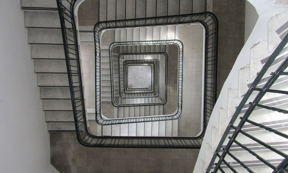 Escaleras internas de la Torre Ader.