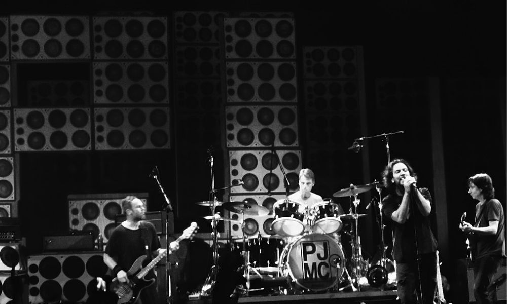 Pearl Jam en concierto, 2012. blanco y negro