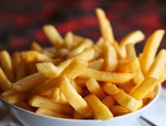 ¿Qué truco del vinagre hay que seguir para lograr unas papas fritas crujientes?