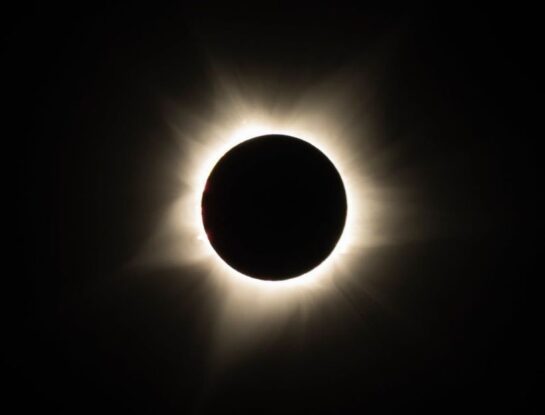 Eclipse solar anual: ¿cuándo sucederá y desde qué lugares de Argentina se podrá observar?
