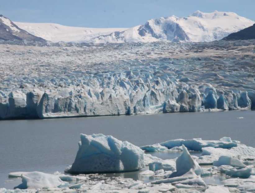 Campo de hielo no polar entre Chile y Argentina