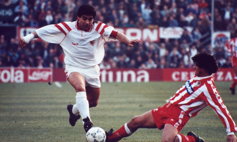 4 de octubre de 1992 - Diego Maradona debuta en el Sevilla de España