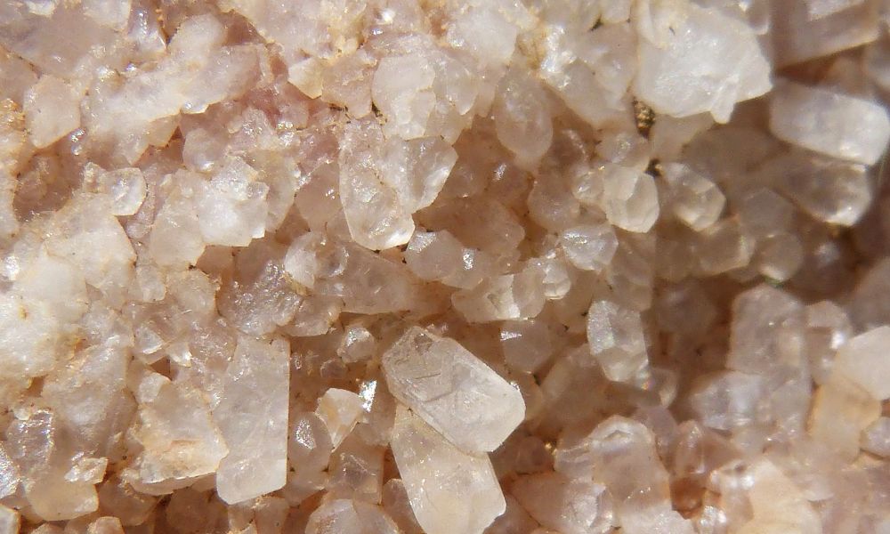 minerales color beige